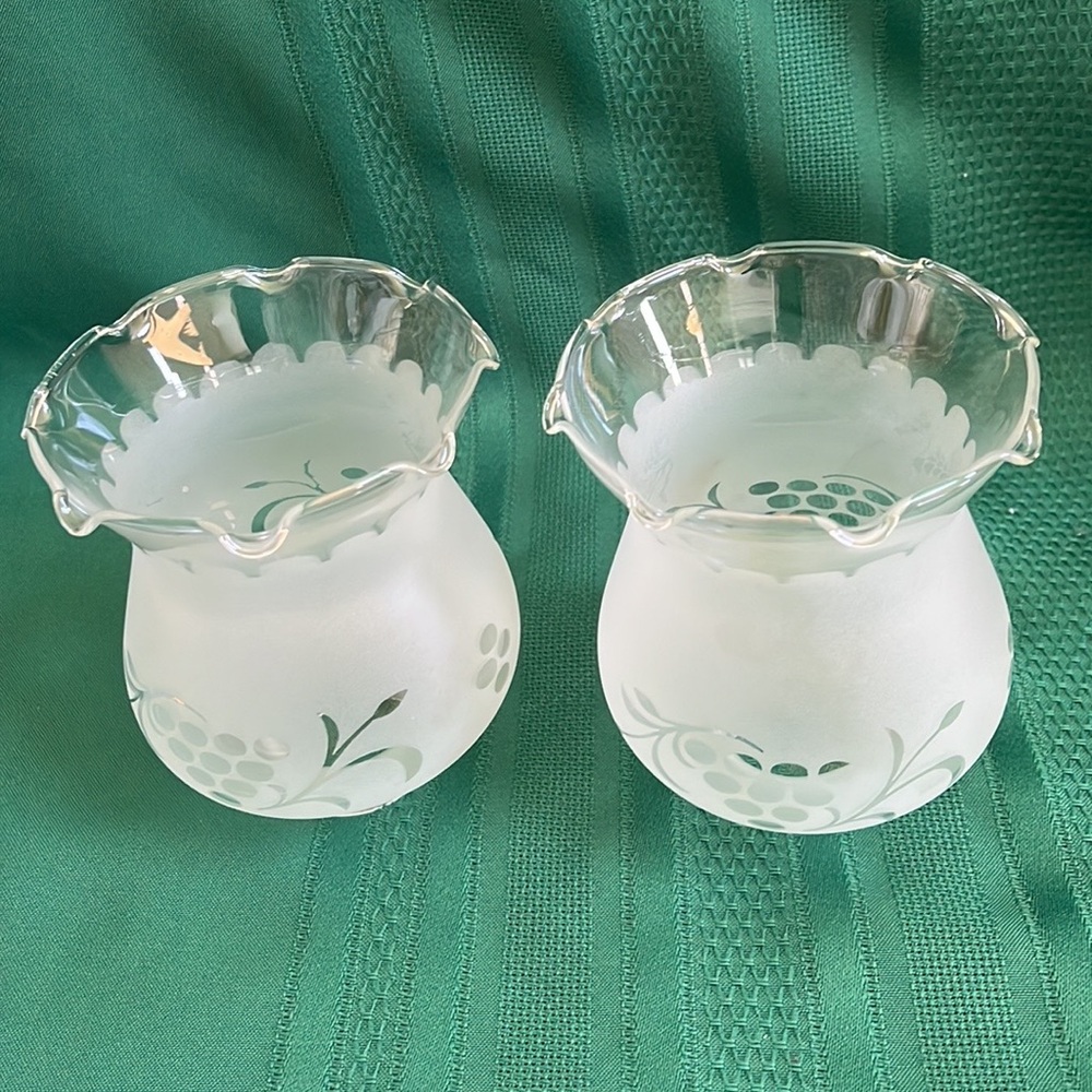 Vintage Frosted Glass Lamp Shade Globe Grape Design Ruffled Top Rim - Picture 8 of 12